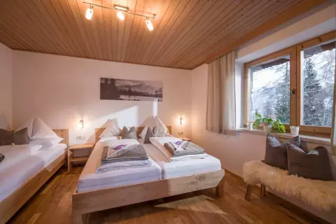 11d_landhaus-alpbach_appartement-1_wohnraum